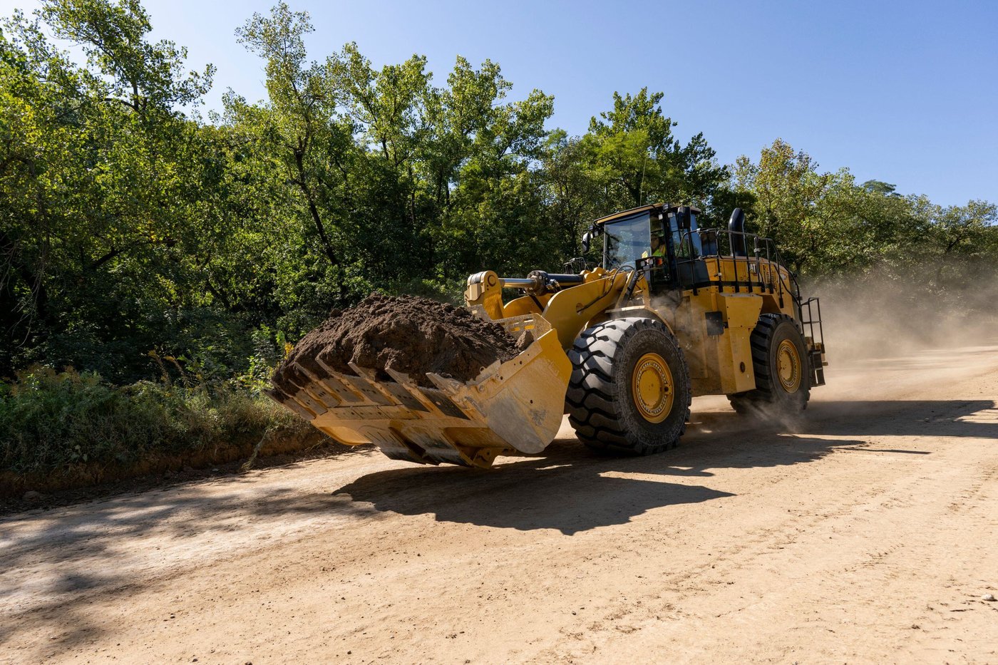 988 Wheel Loader Dirt Road