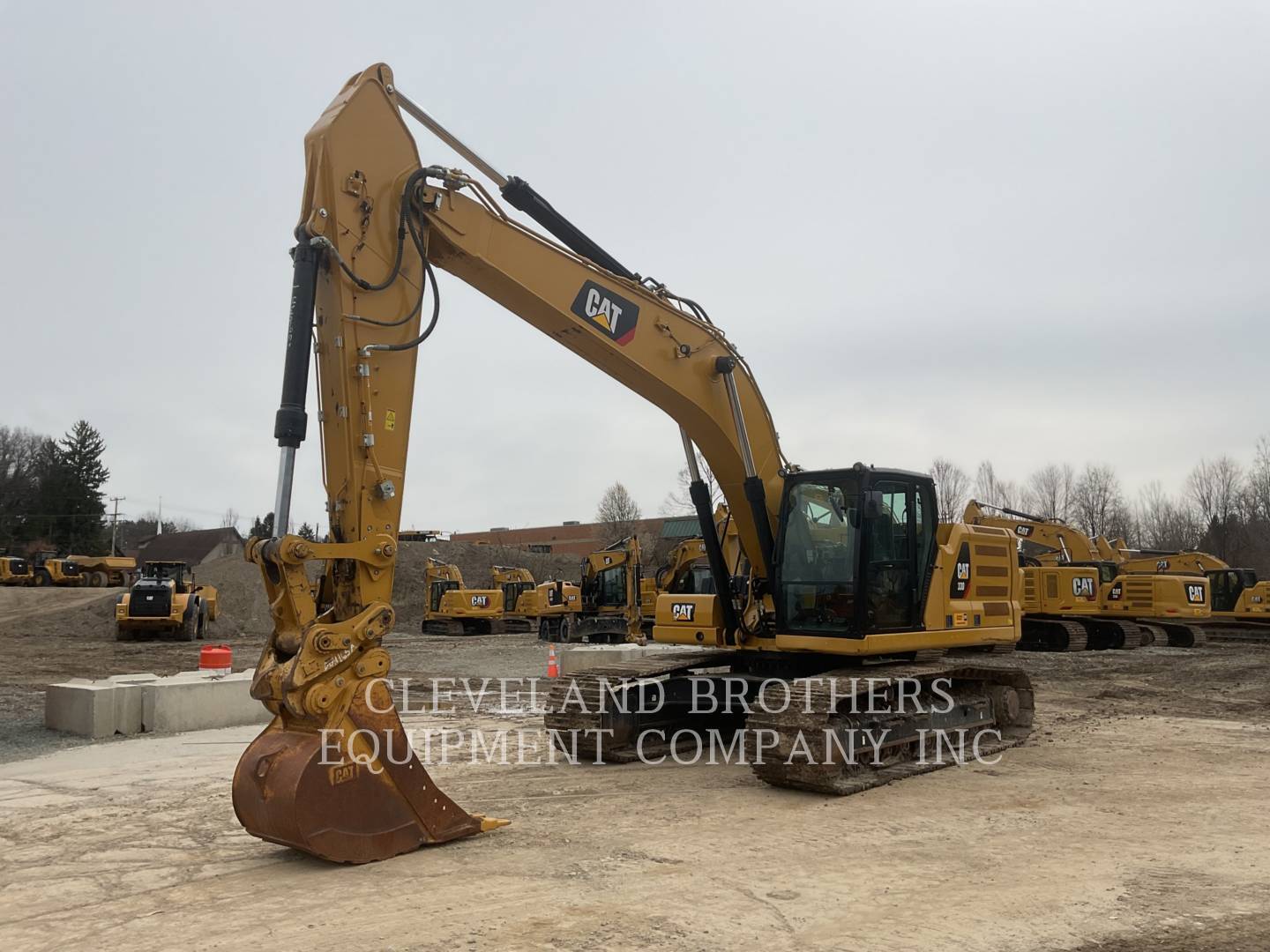 2019 CAT 330 - used