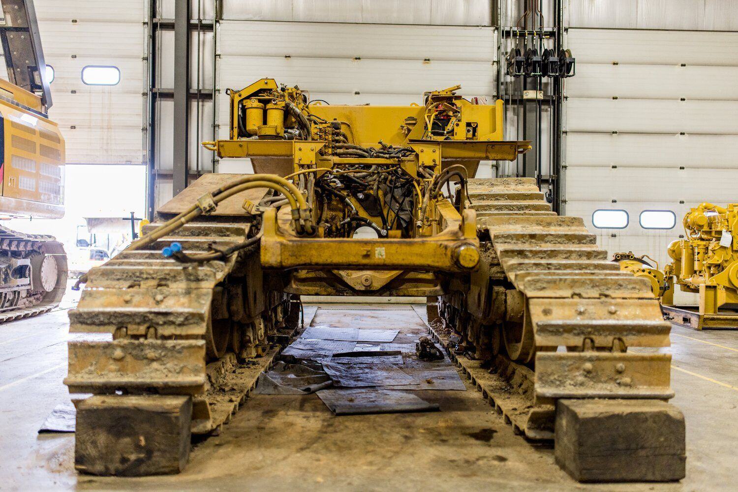 Transforming a Cat D8R Dozer with a Cat Certified Powertrain Rebuild
