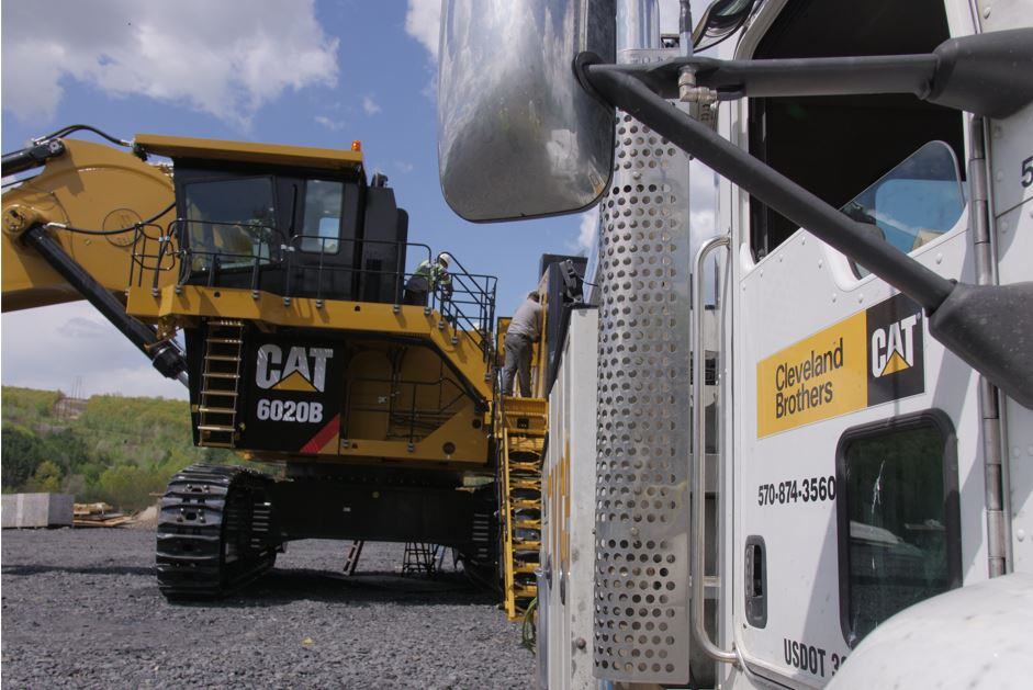 Cat 6020B and Service Truck